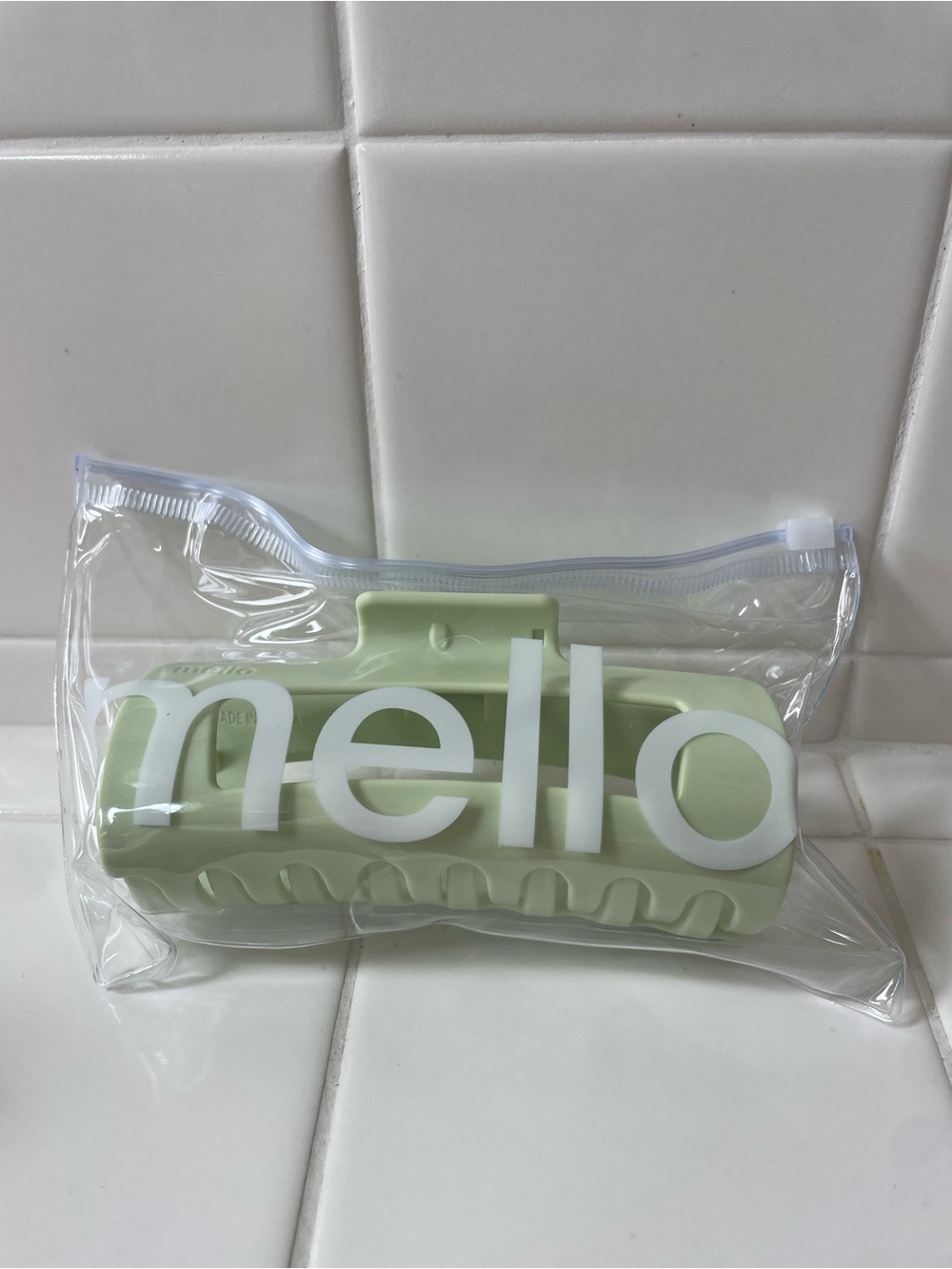NWT Mello Jumbo Cloud Clip 4.75 inch Retail $25 Color - Matcha